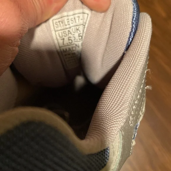 Saucony shoes - Picture 10 of 12